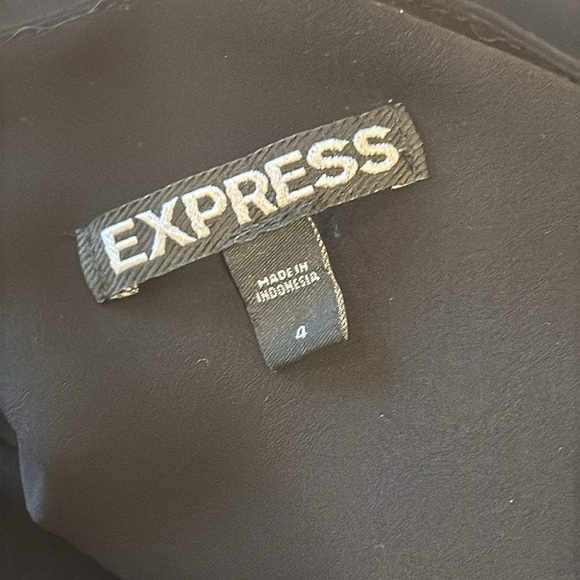 Express Jumper Shorts size 4 - Picture 7 of 7